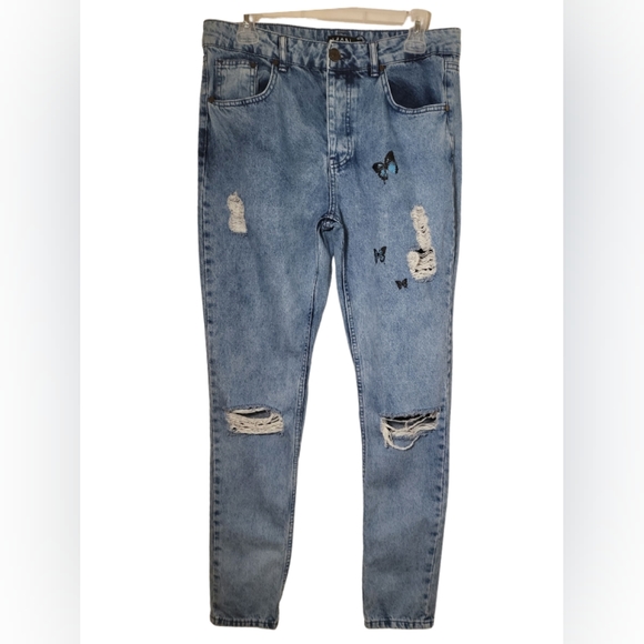 💕1x HOST PICK💕boohooMAN Young Men’s Butterfly Print Distressed Jeans.Size 32. - Picture 1 of 5